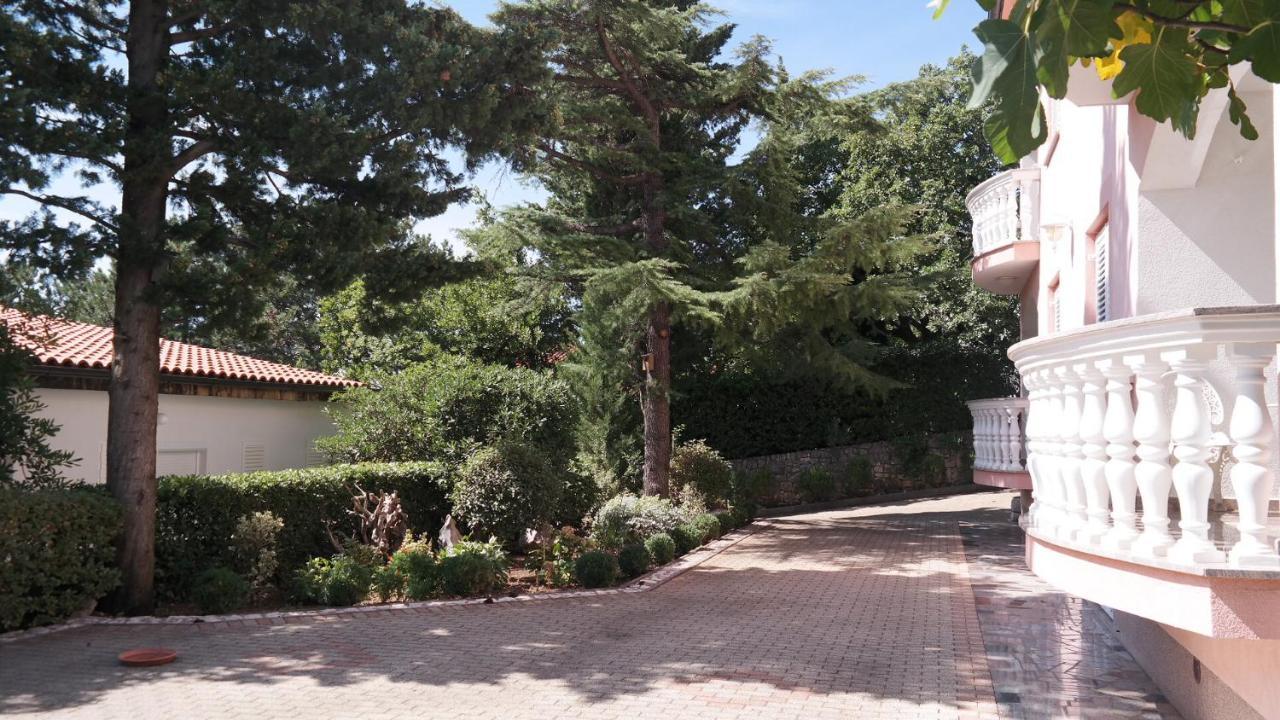 Apartmani Lili 노비비노돌스키 외부 사진