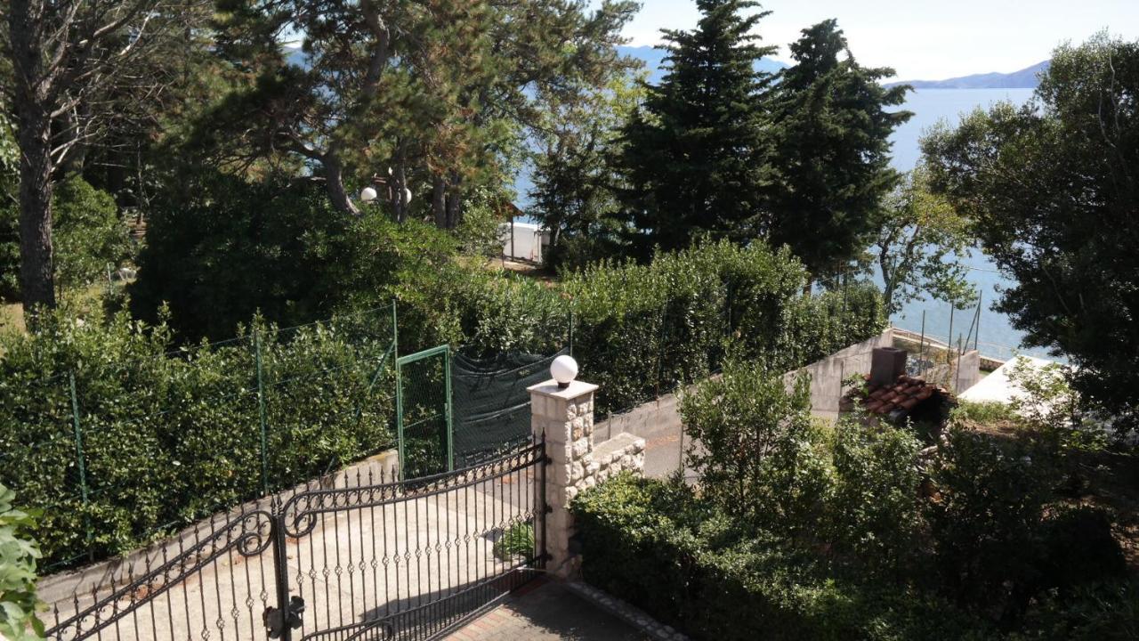 Apartmani Lili 노비비노돌스키 외부 사진