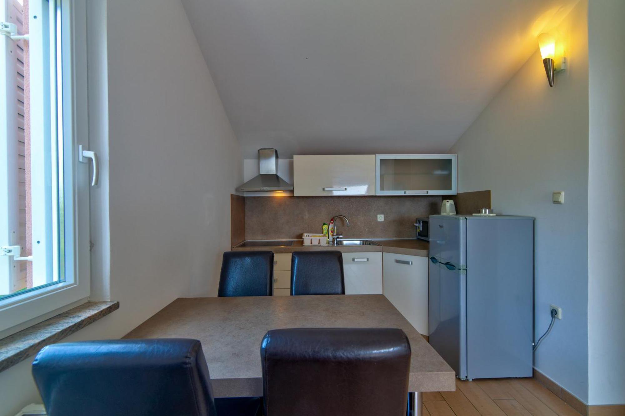 Apartmani Lili 노비비노돌스키 외부 사진