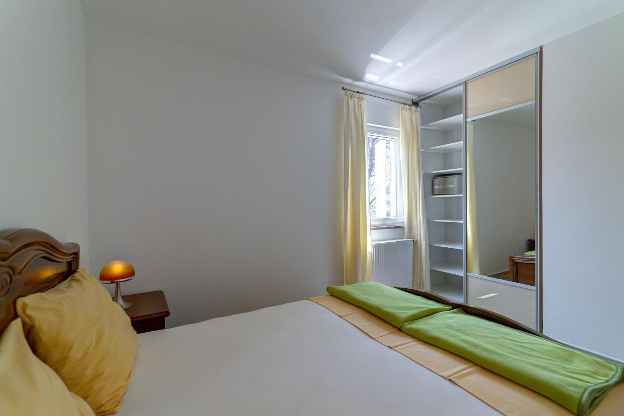 Apartmani Lili 노비비노돌스키 외부 사진